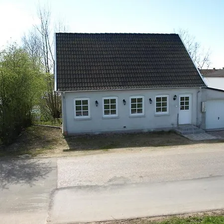 Casa vacanze Awesome In With 2 Bedrooms And Wifi Rudkøbing